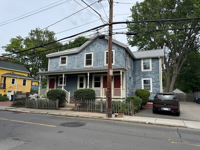 Building Photo - 118 Sherman St