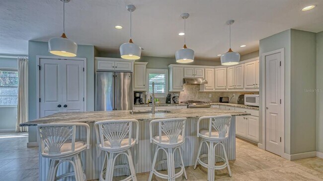 Building Photo - 3708 Sandspur Ln