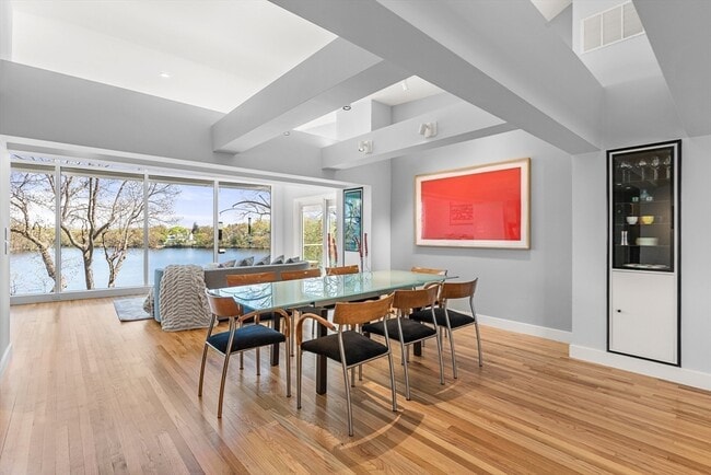 Building Photo - 37 Beverly Rd