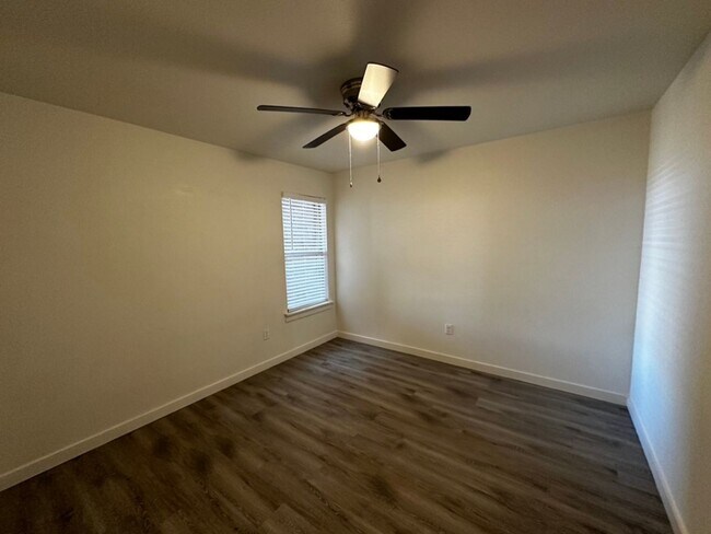 Building Photo - Three Bed, Three Bath now Available!