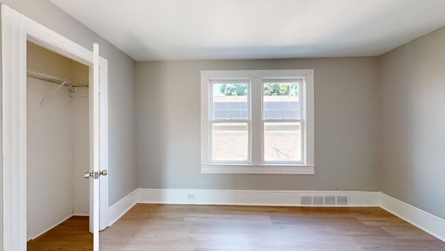 Building Photo - 1371 W 85th St