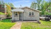 Building Photo - Close to Downtown Nashville!