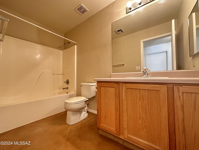 Building Photo - 8673 S Desert Dove Dr