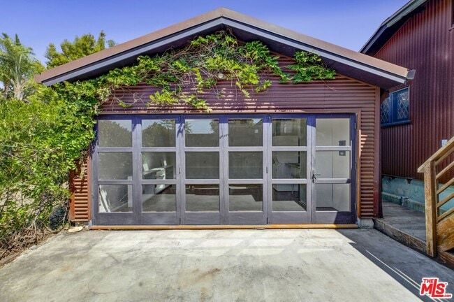 Building Photo - 1012 Coronado Ter