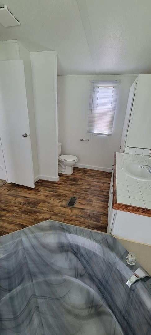 Building Photo - Ready to Move in