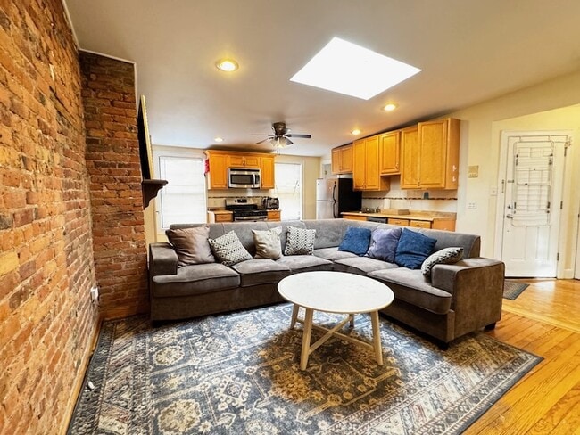 Building Photo - 216 Newark Ave