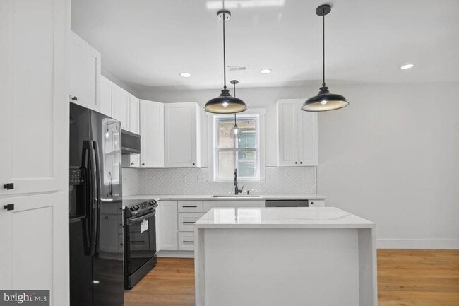 Building Photo - 1524 W Street SE Unit