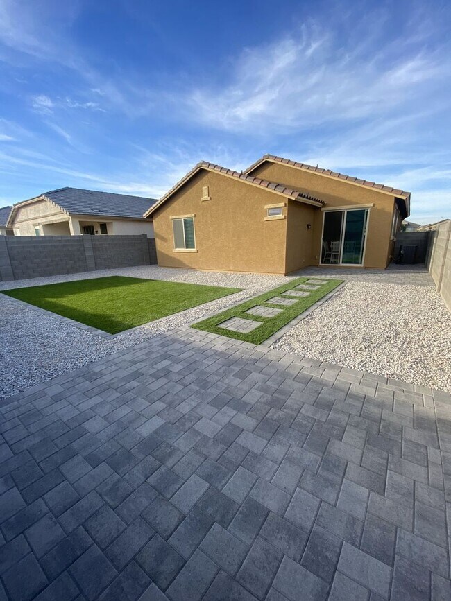 Building Photo - 17939 W Villa Chula Ln