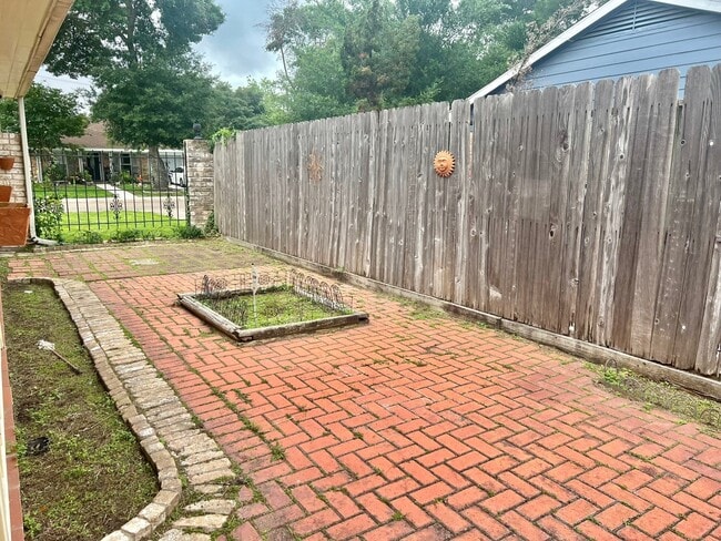 Building Photo - 11538 Neff St