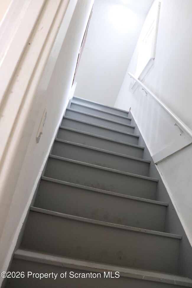 Building Photo - 712 W Lackawanna Ave