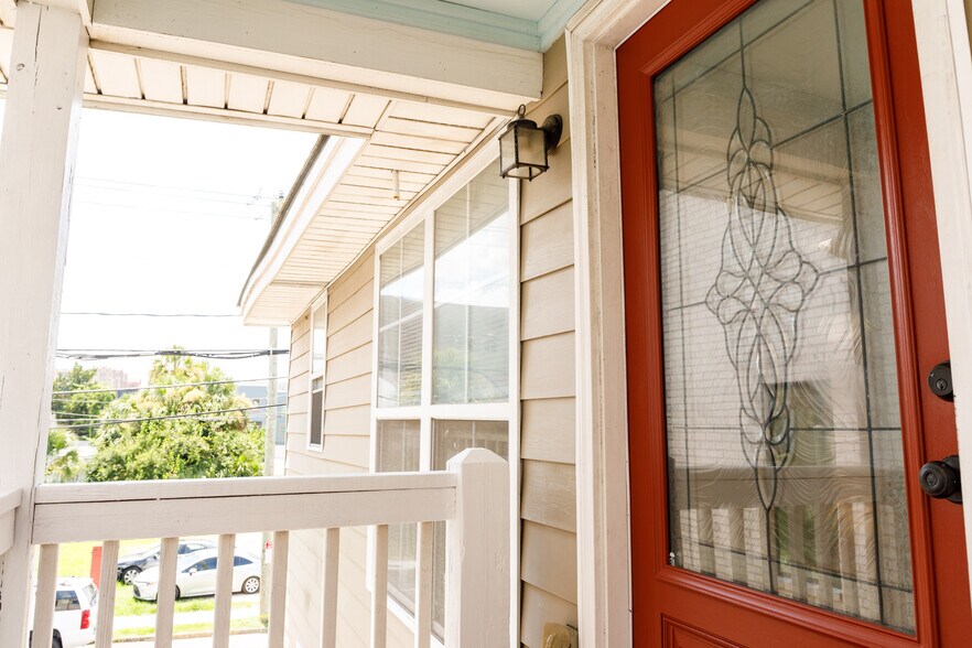 Building Photo - 116 America St