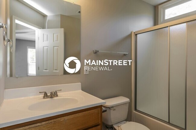 Building Photo - 3 Bedroom Pet-Friendly Home in Greensboro, NC with Main Street Renewal