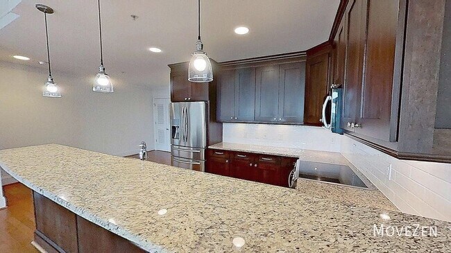 Building Photo - 710 Independence Pl