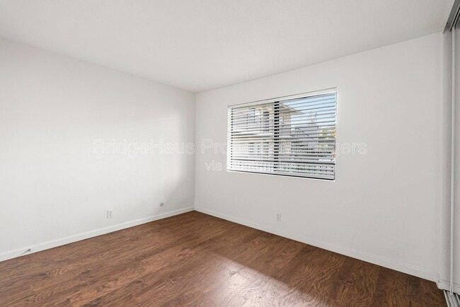 Building Photo - 5750 Friars Rd