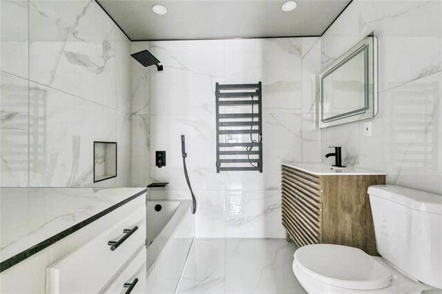 Building Photo - 2009 Governor Nicholls St