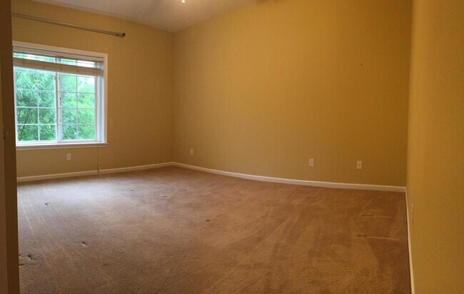 Building Photo - 1100 Kennesaw Ridge Rd