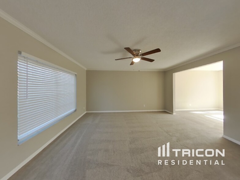 Building Photo - 2609 Crestfield Dr