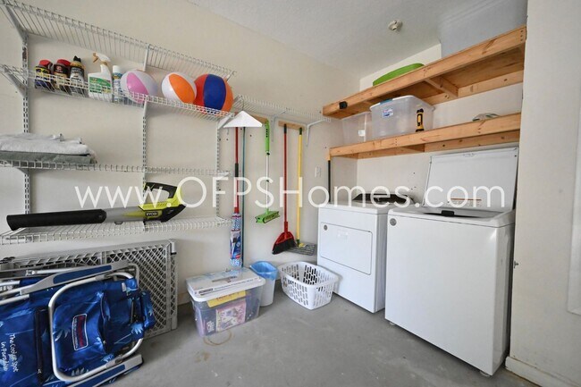 Building Photo - WaterFront, Furnished Unit in Niceville