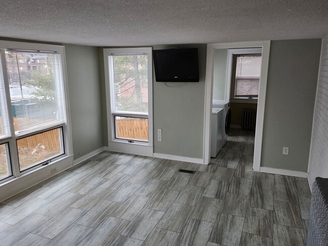 Building Photo - SHORT TERM Single Family 5 BR House in Harrisonburg Available NOW