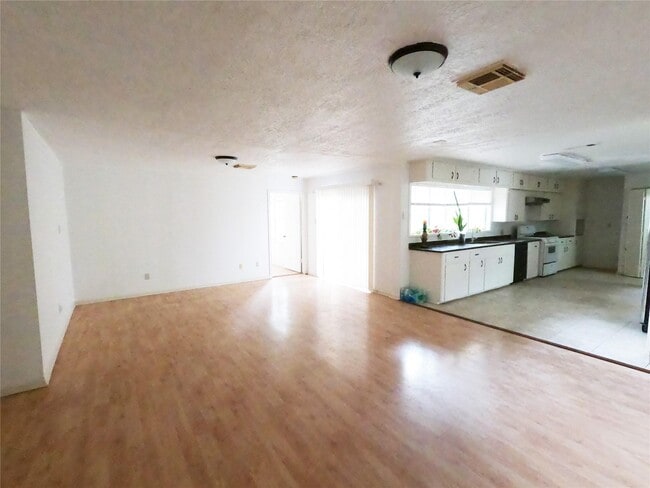 Building Photo - 5231 Beechnut St