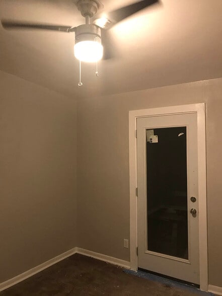 Bedroom 2 - 1304 W Lakeland Dr