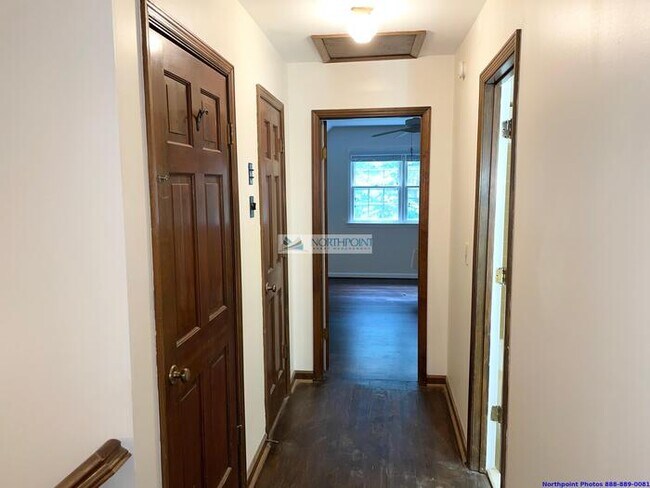 Building Photo - 5BR 3.5BA Stunning Home w/ Kitchen Suite • Garage + Carport in Marietta