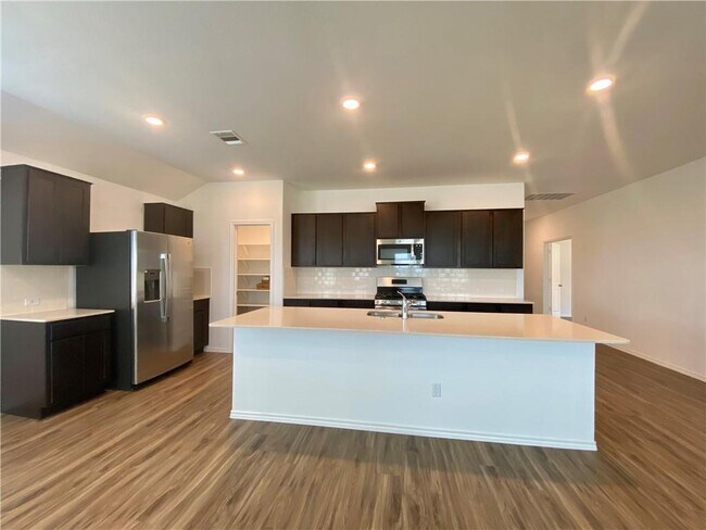 Building Photo - 122 Isaac Millsaps Trl