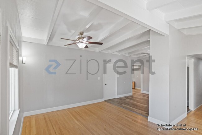 Building Photo - 3350 Pepper Tree Ln