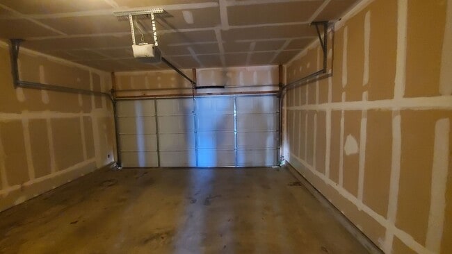 Building Photo - 14001 Cambourne Dr