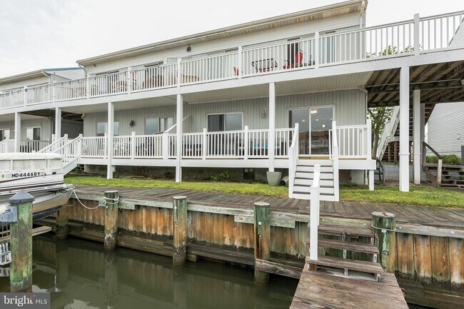 Building Photo - 121 Newport Bay Dr