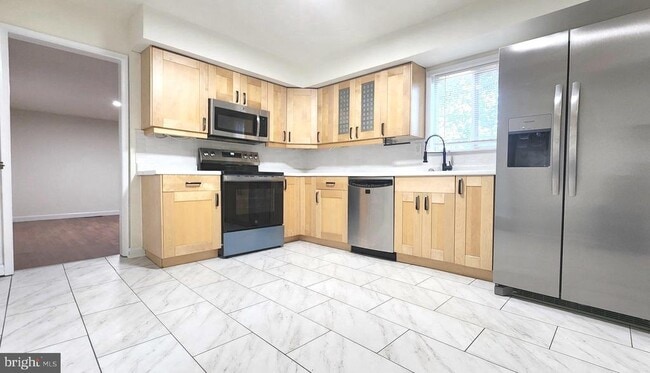 Building Photo - 356 Mockingbird Ave