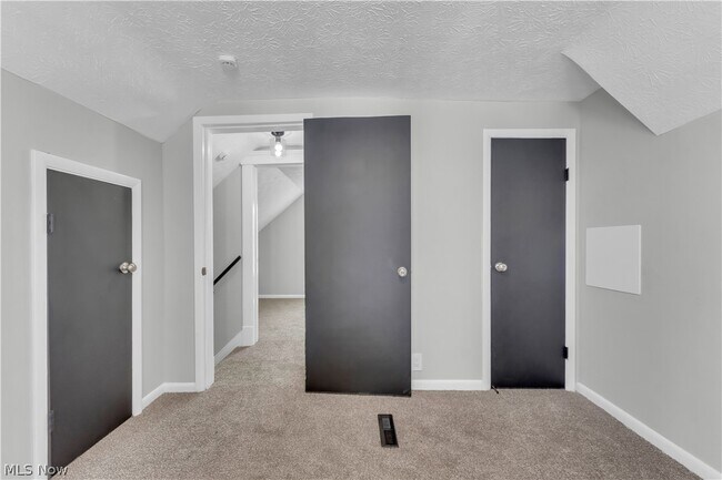 Building Photo - 1227 E 170th St