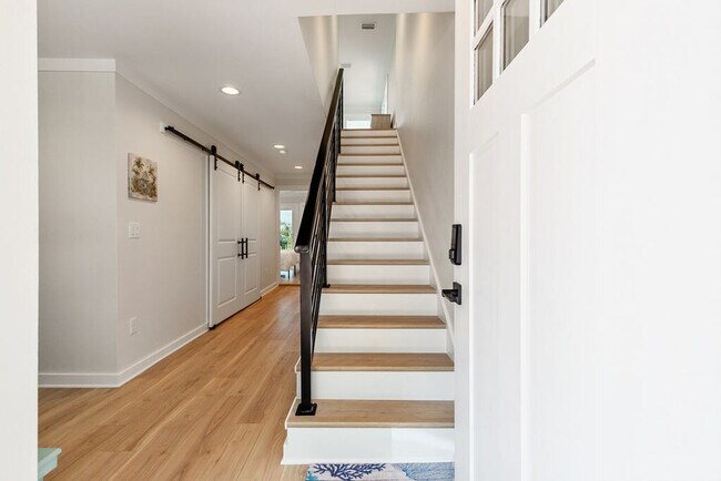 Building Photo - 100 S Spooky Ln