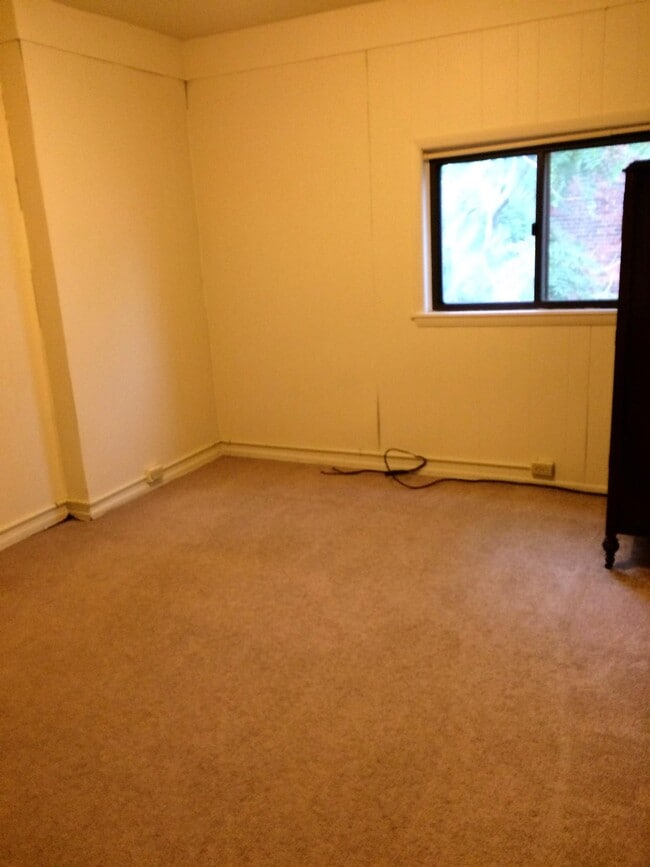 Upstairs back bedroom - 3104 Kennett Sq