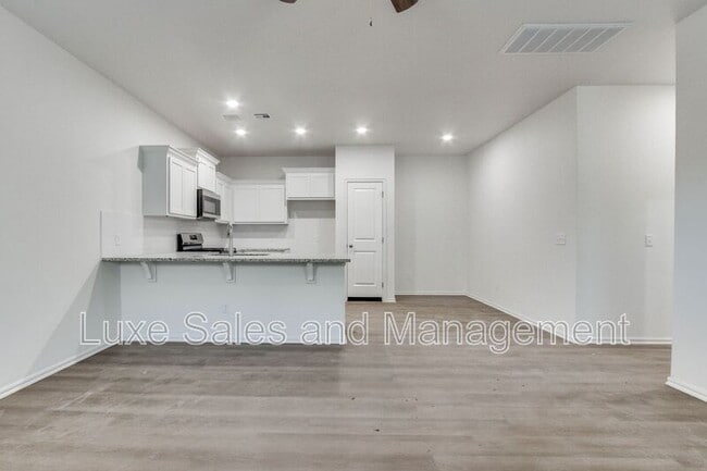 Building Photo - 11613 Mackenzie Wy