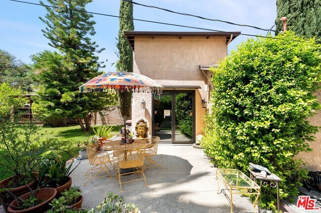 Building Photo - 22620 Dolorosa St