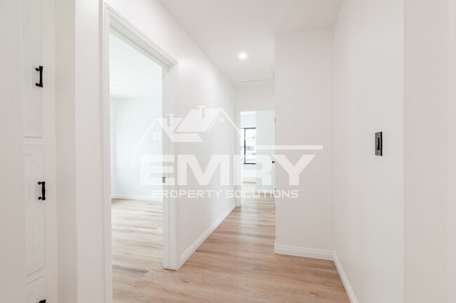 Building Photo - Amazing Deal 3 Bed 2 Bath House Arrington Ave Downey