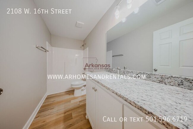 Building Photo - 2108 W 16th St