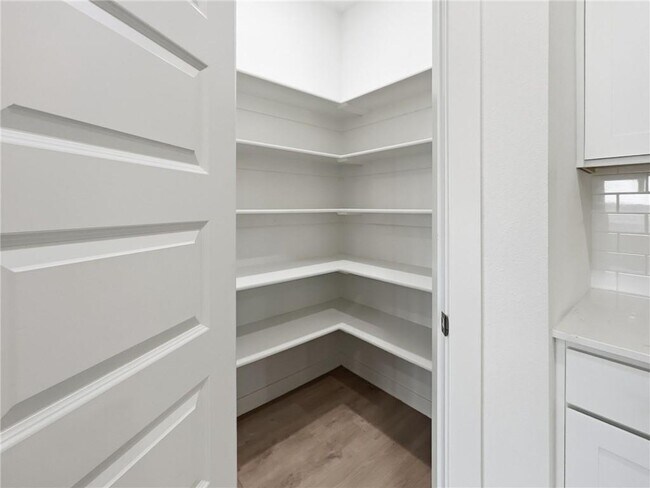 Building Photo - 4011 Aryana Ave