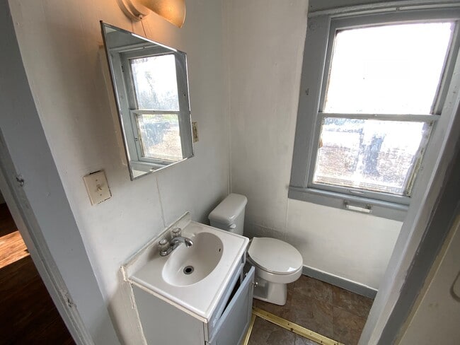 Building Photo - 1308 Lape-