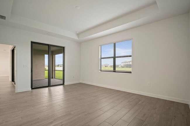 Building Photo - Spacious home 3beds+Den 3 baths located in...