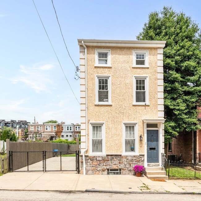 Building Photo - Spacious Detached 4BR/2.5BA Home in Mount ...