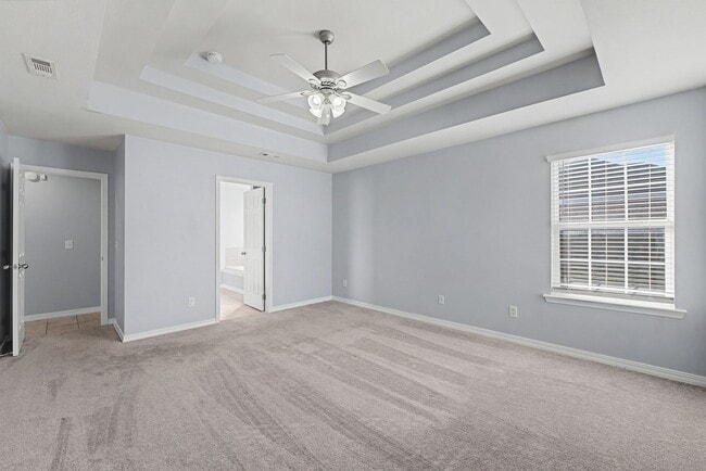 Building Photo - This home is a perfect blend of comfort and convenience, offering a lifestyle that is hard to res...