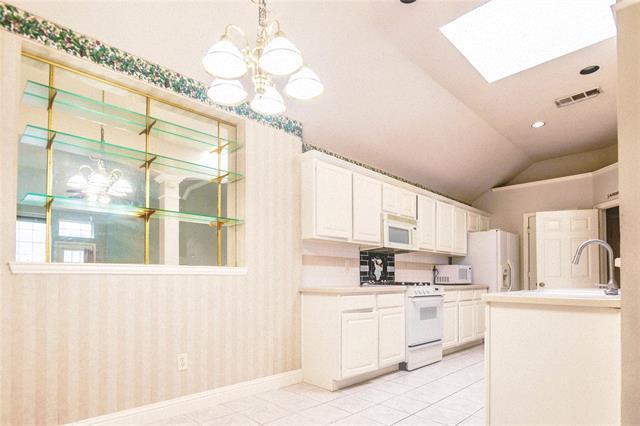 Building Photo - 8017 Springmoss Dr
