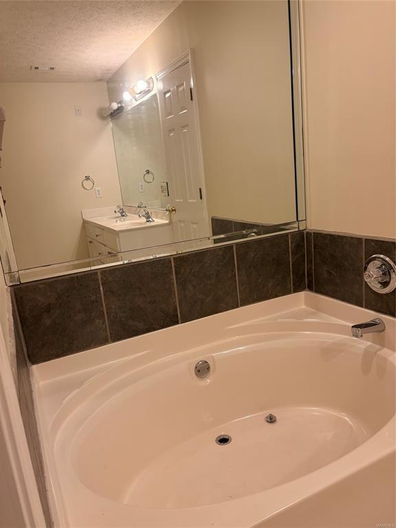 Building Photo - 1549 Hallwood Ln