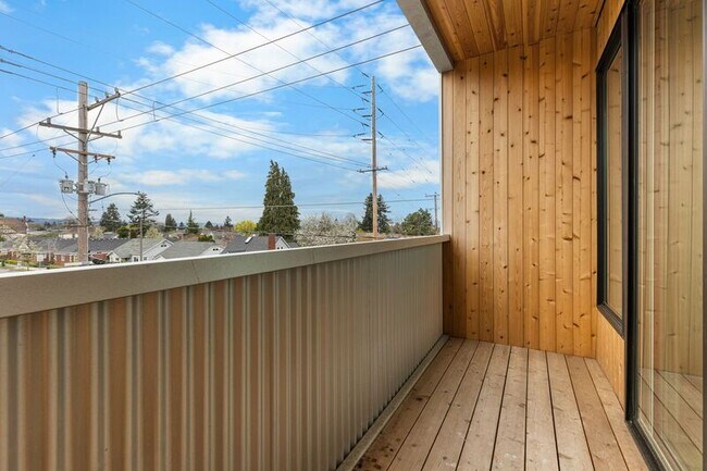 Building Photo - 7480 N Delaware Ave