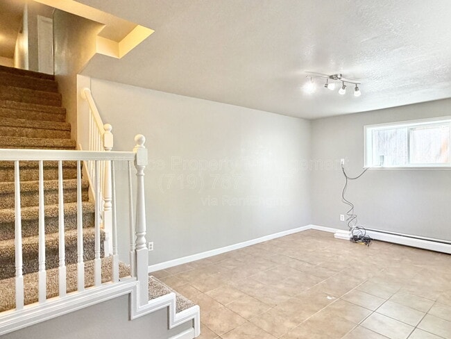Building Photo - 2528 Tremont St