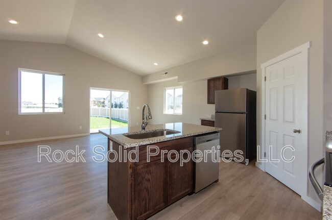 Building Photo - 1308 Rabbit Brush Trl