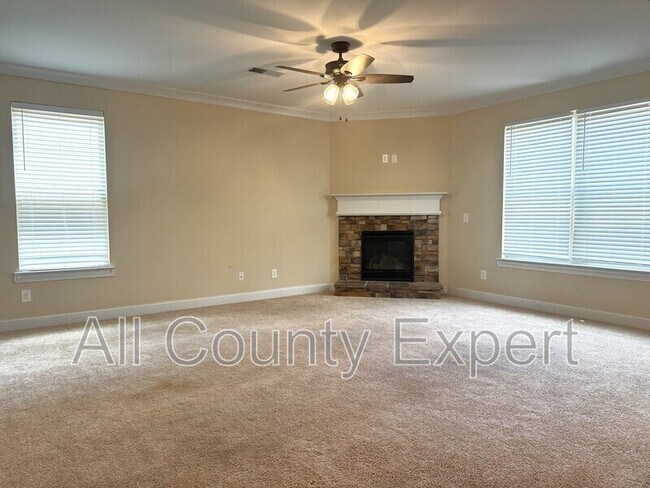 Building Photo - 5065 Rialto Way