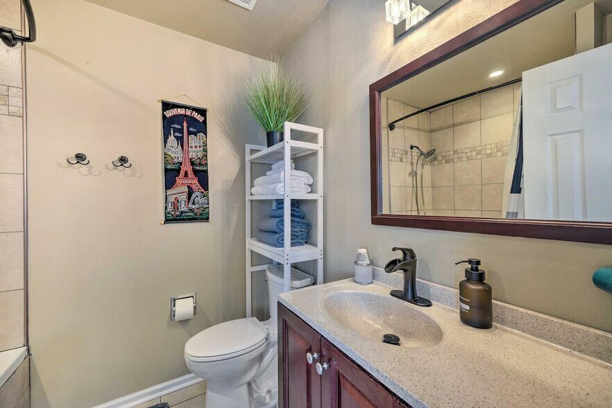 Building Photo - 5257 Pioneer Mesa Dr